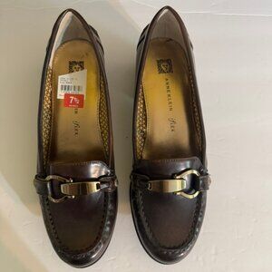 NWT Anne Klein Iflex AK DAGNEY Brown Slip on Loafers Silver Accent Buckle Sz 7.